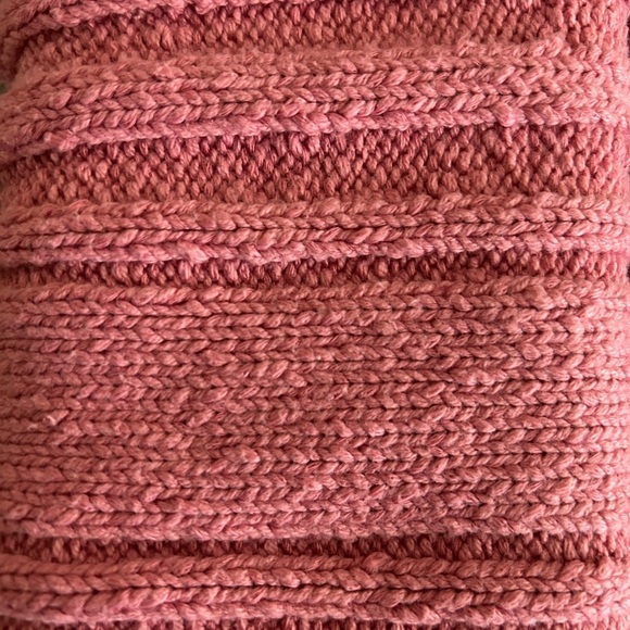 Urban Outfitters Pink Chloe Cable Knit Sweater Sz SP seen on The Series Trinkets - Picture 11 of 12